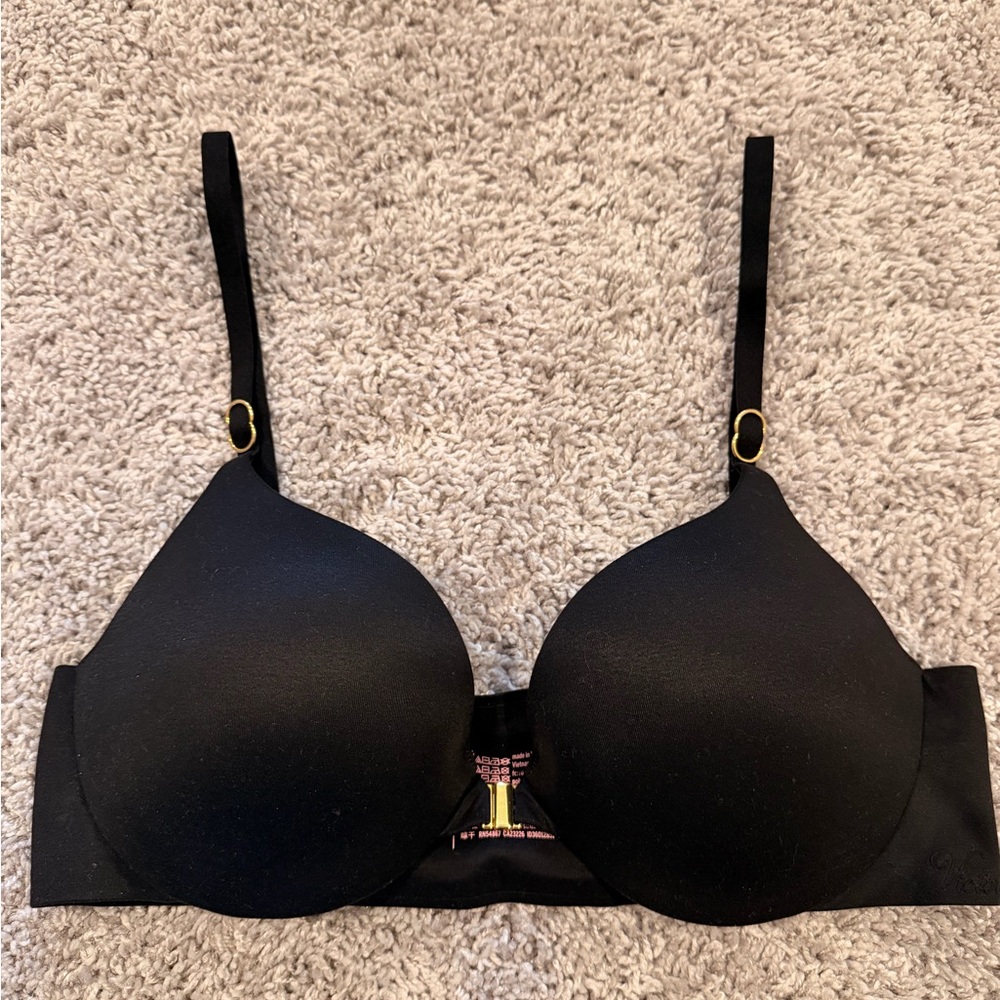 Victoria’s Secret incredible perfect shape black bra